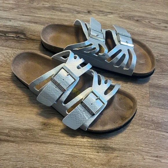 Birkenstock Granada Silver Snakeskin Print Sandals Size 40 Size 9 - Picture 1 of 7